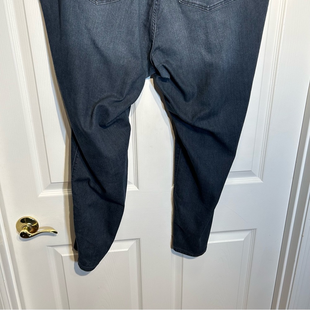 Torrid Stonewashed Skinny Jeans - Picture 6 of 7